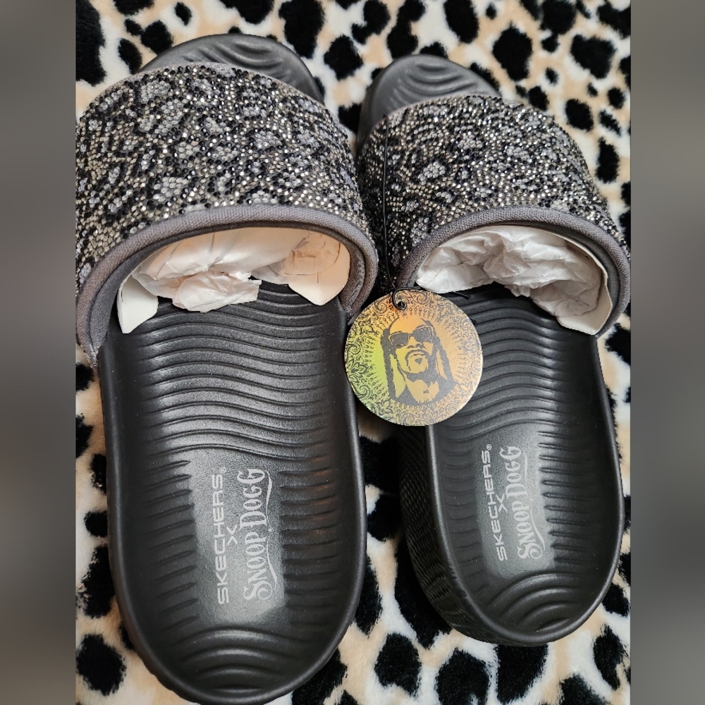 Snoop Dogg Skechers Women's Glittering Black Slide Sandals